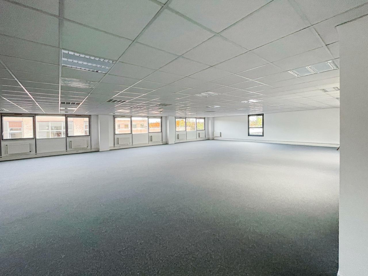 Bureau Fontenay-sous-Bois 299m² Location bureau Fontenay-sous-Bois Val-de-Marne OLBUR2107009 1